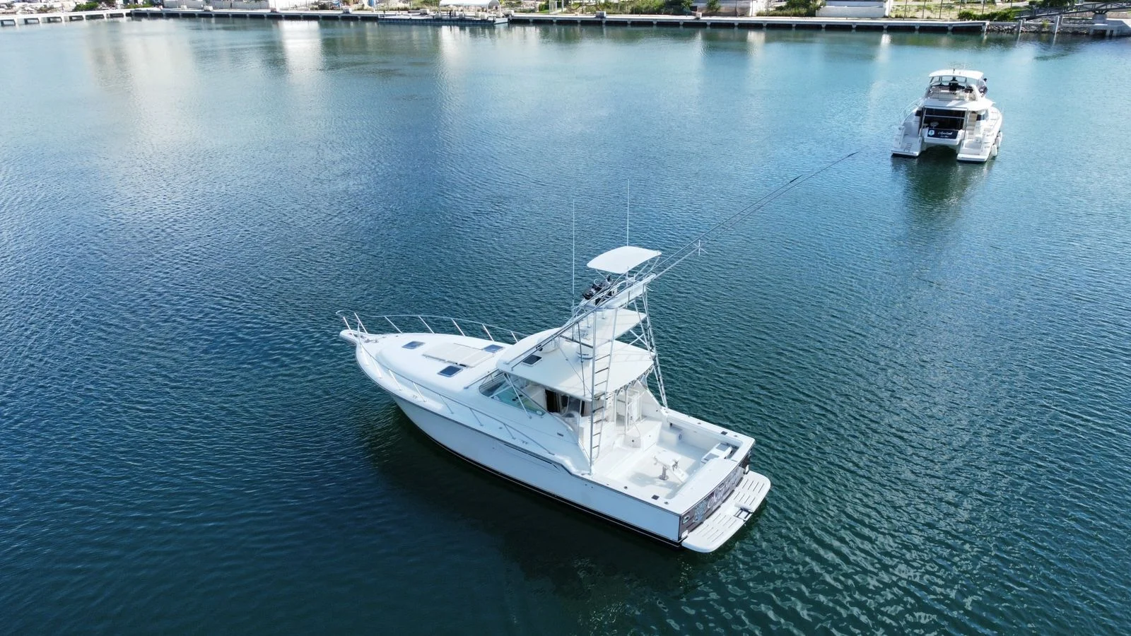 Hatteras 43, photo 4