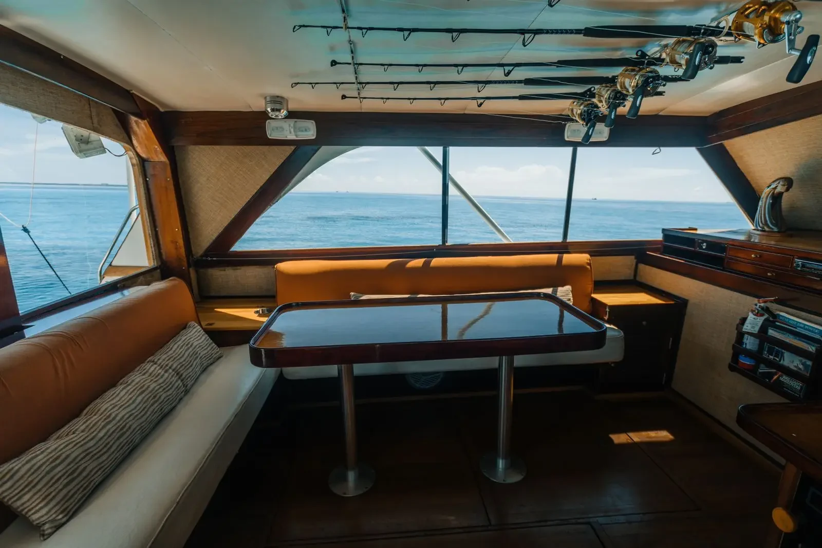 Hatteras 46, photo 2