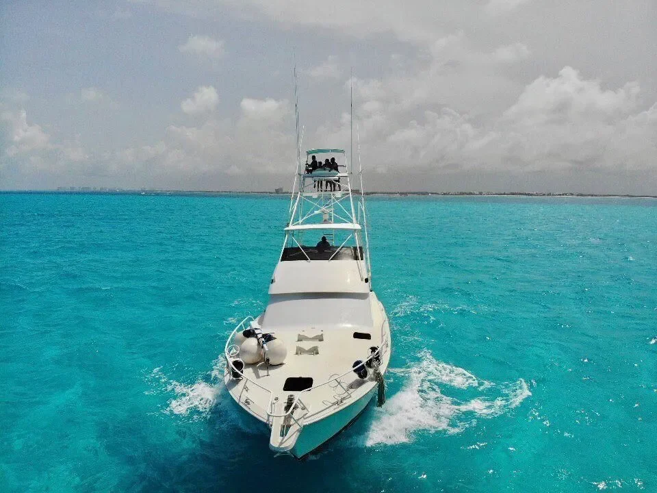 Hatteras 60, photo 2