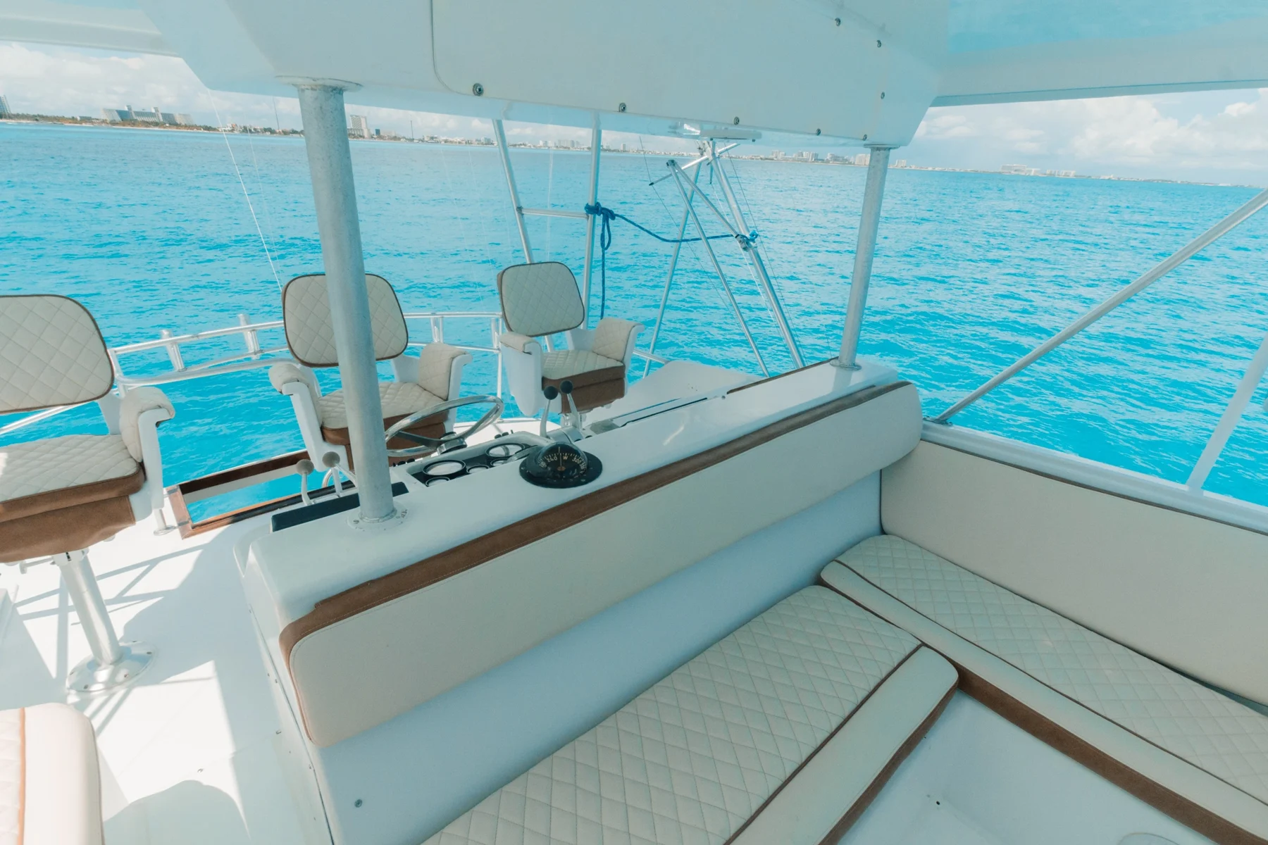 Hatteras 55 Ft, photo 12