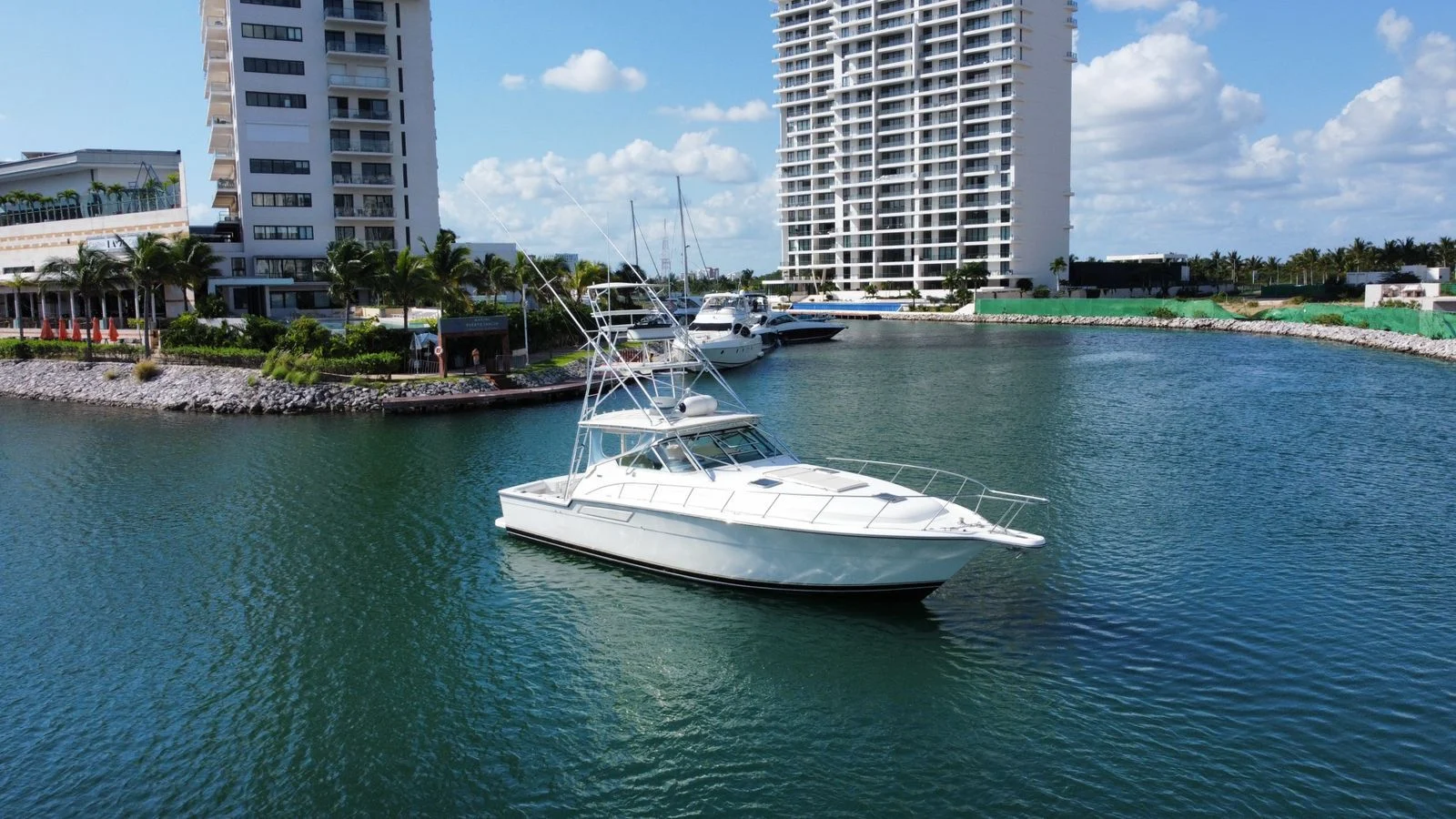 Hatteras 43, photo 1